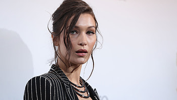 Black, Stylish, Dress, Bella Hadid, Girl, Model, Women, hoot, White, Wall, Background Girls HD wallpaper