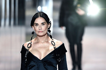 Demi Moore, Surprise cameo, Paris fashion week, Haute couture HD wallpaper