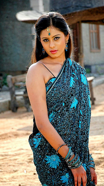 Deepa sannidhi, kannada actress, saree beauty HD phone wallpaper