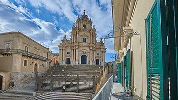 Piazza Duomo 36, Luxury apartment, Ragusa accommodation, Prestigious stay HD wallpaper