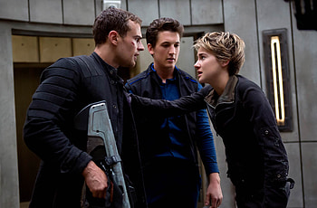 Insurgent review, Shailene Woodley, Urgent time HD wallpaper