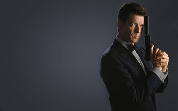 Pierce Brosnan, Gun, Actor HD wallpaper