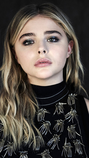 Chloe Moretz, Celebrity, Blonde girl, Smile HD phone wallpaper