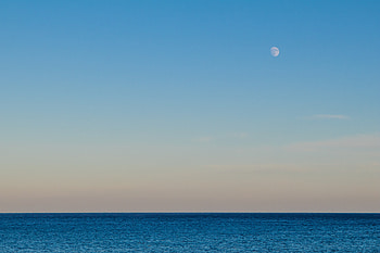 Clean skyline, sky, sea HD wallpaper