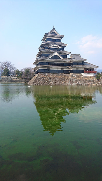 Matsumoto Castle, Ancient defense fortress, Japanese stronghold, Defense strategy HD phone wallpaper