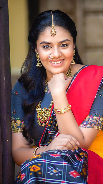 Sreemukhi, telugu actress, anchor HD phone wallpaper