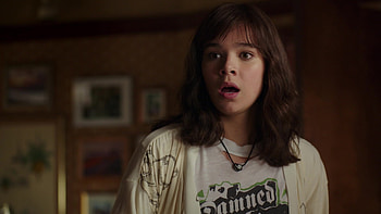 Hailee Steinfeld wardrobe in The Damned T-shirt, Edgy and cool, BumbleBee movie, Stylish clothing HD wallpaper