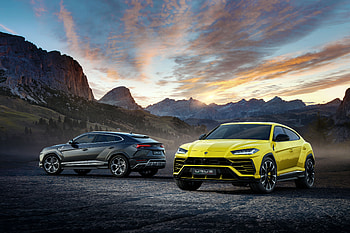 Lamborghini Urus Black And Yellow , lamborghini-urus, lamborghini, 2018-cars, suv, cars HD wallpaper