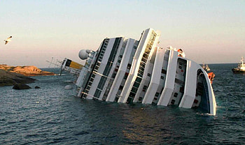 The Capsized Costa Concordia, concordia, italian liner, shipwreck, the costa concordia HD wallpaper