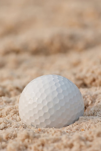 Beach Golf, Oceanfront golf course, Sand traps, Unforgettable experience HD phone wallpaper