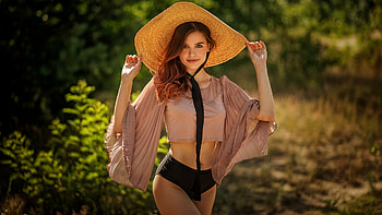 Girl in a hat posing, posing, in, Girl, a hat HD wallpaper