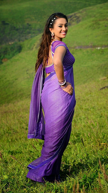 Ester Noranha, Tollywood, Heroine HD phone wallpaper