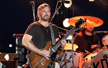 Kings of Leon, Special guests, UK tour, Exciting collaborations HD wallpaper
