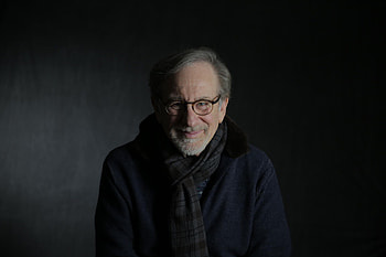 Steven Spielberg, Skills honed, Bedtime stories, CNN interview HD wallpaper