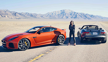 Michelle Rodriguez With Jaguar Sports Car, michelle-rodriguez, jaguar, cars, celebrities, girls, actress HD wallpaper