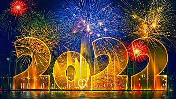 Beautiful Colorful Fireworks 2022 Lights Reflection On Water 2022 HD wallpaper