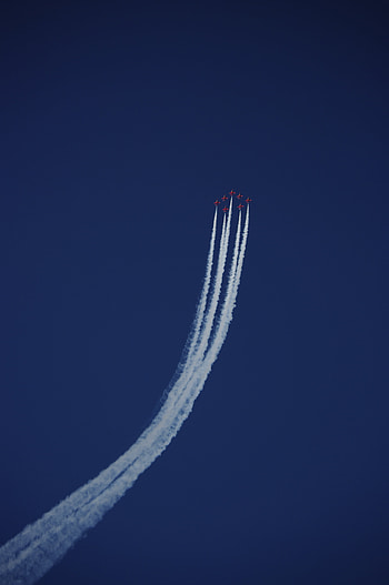 Smoke, Airplanes, Minimalism, Flight, Trick, Aerobatics, Higher Aerobatics HD phone wallpaper