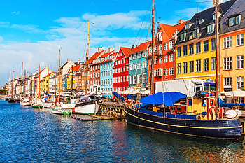 New harbor attractions, Ticket information, Nearby amenities, Nyhavn's accessibility HD wallpaper