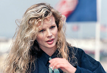 Kim Basinger, , Top , Captivating beauty HD wallpaper