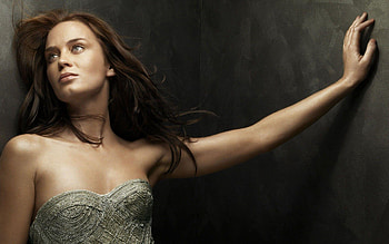 Emily Blunt, Movies actress, Striking poses, Stunning HD wallpaper