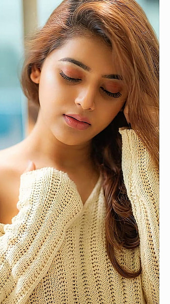 Yamini Bhaskar, telugu actress HD phone wallpaper