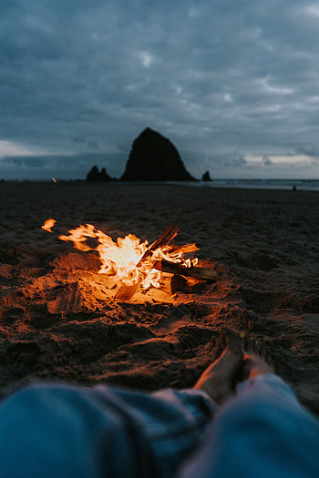 Fire, Bonfire, Twilight, Beach, Sand, Miscellanea, Miscellaneous, Dusk HD phone wallpaper