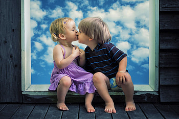 Little Boy Little Girl Cute Kiss, little-girl, cute, kiss, little-boy, graphy HD wallpaper