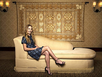 Britt Robertson, model, 2015, Robertson, Brittany, , beautiful, actress, Britt, heels, legs HD wallpaper