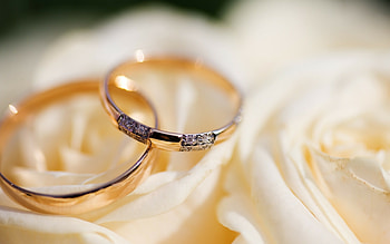 Dazzling jewelry, Brilliant gemstones, Exquisite details, Glamorous appeal HD wallpaper