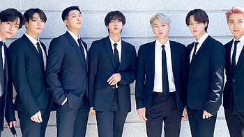 Jin RM V Jungkook Suga J-Hope Park Ji-Min Are Wearing Blue Black White Coat Suite Dress BTS HD wallpaper