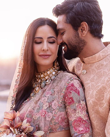 Vicky Kaushal and Kaif, Hair, marriage, Girl HD phone wallpaper
