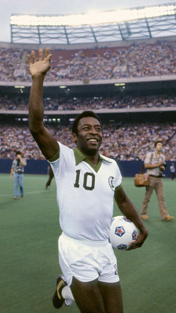 Pele, Soccer legend, Iconic graph, Immortalized in history HD phone wallpaper