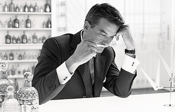 Master perfumer, Thierry Wasser, Guerlain, Glass magazine HD wallpaper