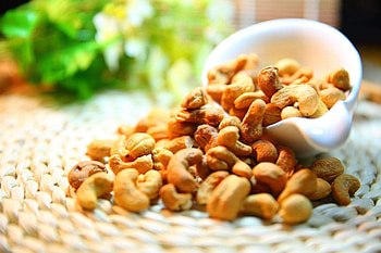 Cashew Nuts, Roasted variety, Online purchase, Gourmet treat HD wallpaper
