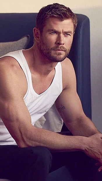 Chris Hemsworth, Hero HD phone wallpaper