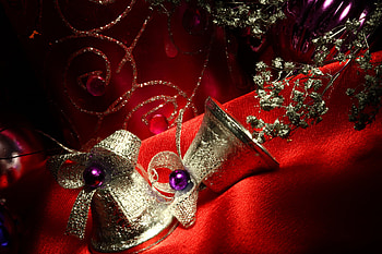 Bells, winter, blue, graphy, beauty, nice, shining, holiday, new year, merry christmas, magic, balls, beautiful, happy new year, fantasy, christmas, ball, red, silver, lovely HD wallpaper