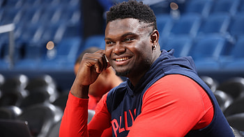 Zion Williamson, Impressive dunk, Instagram showcase, Dunking display HD wallpaper