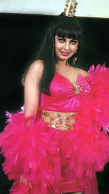 Kimi Khatar, bollywood actress HD phone wallpaper