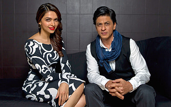 Shahrukh Khan Deepika Padukone, shahrukh-khan, deepika-padukone, indian-celebrities, girls, desi-girls HD wallpaper