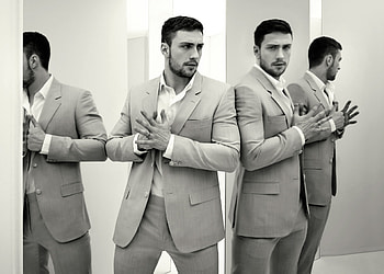 Aaron Taylor-Johnson, Godzilla, Critical role, Intense action HD wallpaper