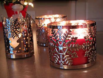 ๑๑ Christmas Candles ๑๑, cozy, faith, snowflakes, holiday, sleeves, christmas trees, hope, candles, entertainment, decor, fashion, christmas, light, love, red, silver, forever, home HD wallpaper