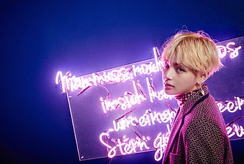 V (singer), Kim Taehyung, Musical talent, Solo artist HD wallpaper