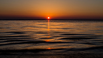 Ocean Waves Water Ripple During Sunset Reflection On Sea Nature HD wallpaper