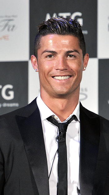 Portuguese Sport Chic — Suit & Soccer, suit, soccer, Cristiano Ronaldo, Sports HD phone wallpaper