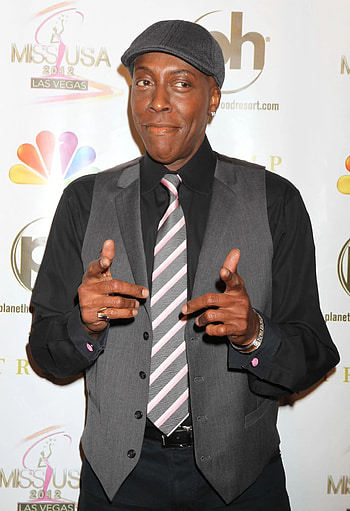 Arsenio Hall, Late night return, Iconic TV host, Nighttime entertainment HD phone wallpaper