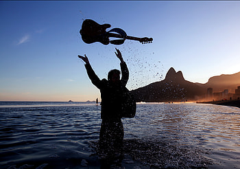Music, Sea, Silhouette, Spray, Guitar, Musical Instrument, Musician HD wallpaper