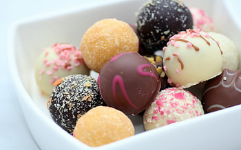 Chocolate Delights, chocolate treats, chocolate, chocolate dessert HD wallpaper