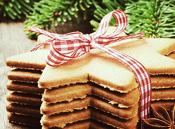 Christmas Cookies, wooden, holidays, graphy, cookie, happy holidays, beauty, xmas, holiday, magic christmas, sweet, merry christmas, magic, sweets, beautiful, wood, pretty, christmas, christmas sweets, lovely, cookies HD wallpaper