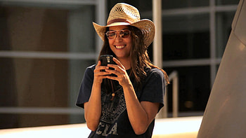 Texting Cowgirl, style, fun, famous, cowgirls, , fashion, girls, women, models, hats, female HD wallpaper