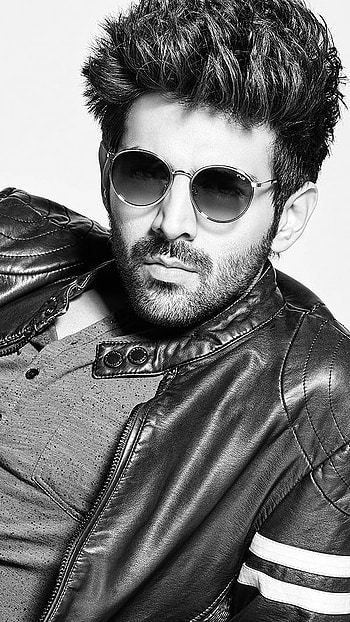 Kartik Aaryan, Black And White, Goggle, jacket HD phone wallpaper